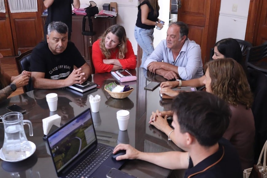 Los representantes de Intendentes y Presidentes Comunales y los paritarios de FESTRAM continuarán la negociación el lunes 9 en Santa Fe.