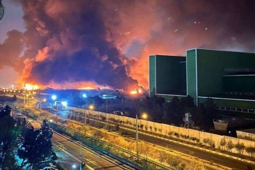 Incendio en el aeropuerto Mehrabad de Teherán.