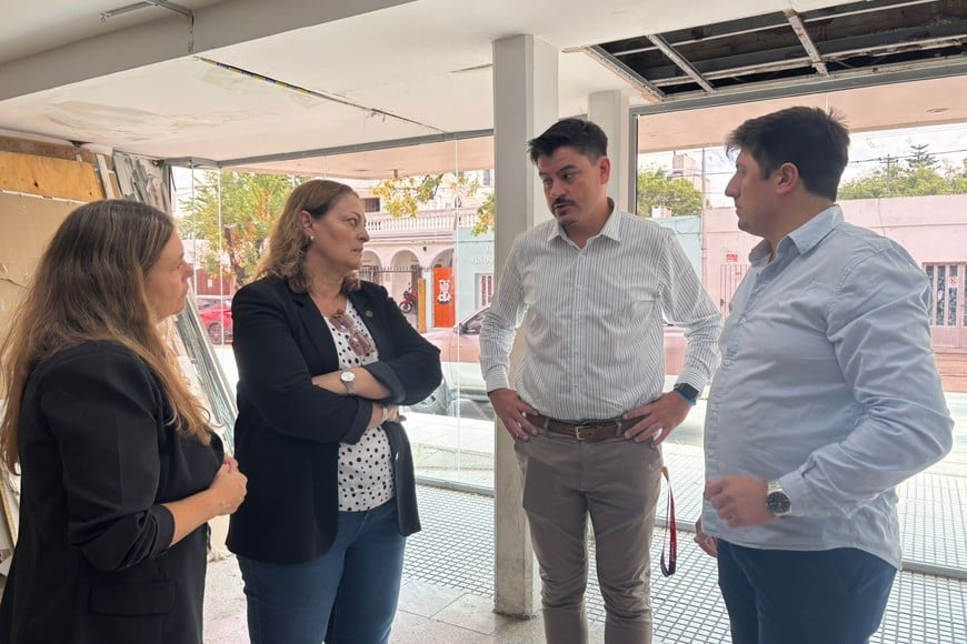 Durante la recorrida, Ciancio destacó que la intervención forma parte de una planificación para fortalecer la capacidad de respuesta del hospital.