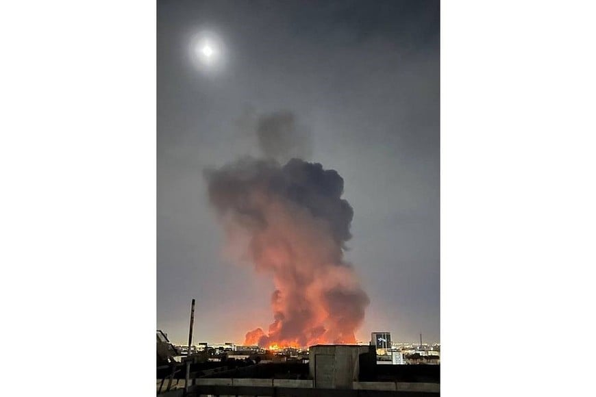 Incendio en el aeropuerto Mehrabad de Teherán.