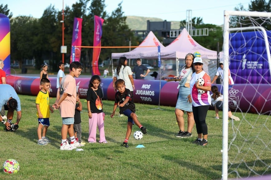 Este sábado 7, de 17 a 22, las actividades se trasladan a la Plazoleta Barrio Esperanza, en Primera Junta y Ruta 1, en Santa Rosa de Calchines.