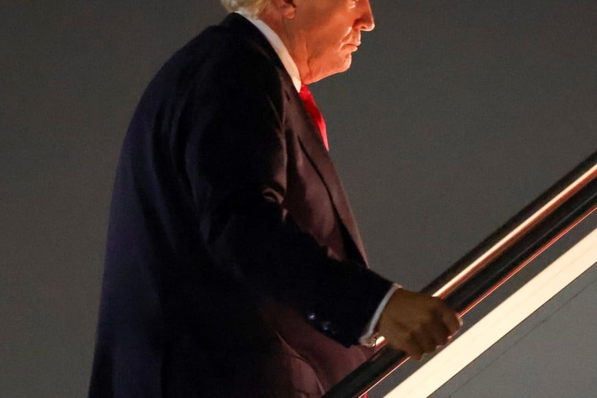 U.S. President Donald Trump boards Air Force One as he departs from Joint Base Andrews in Maryland, U.S., March 6, 2026.  REUTERS/Kevin Lamarque