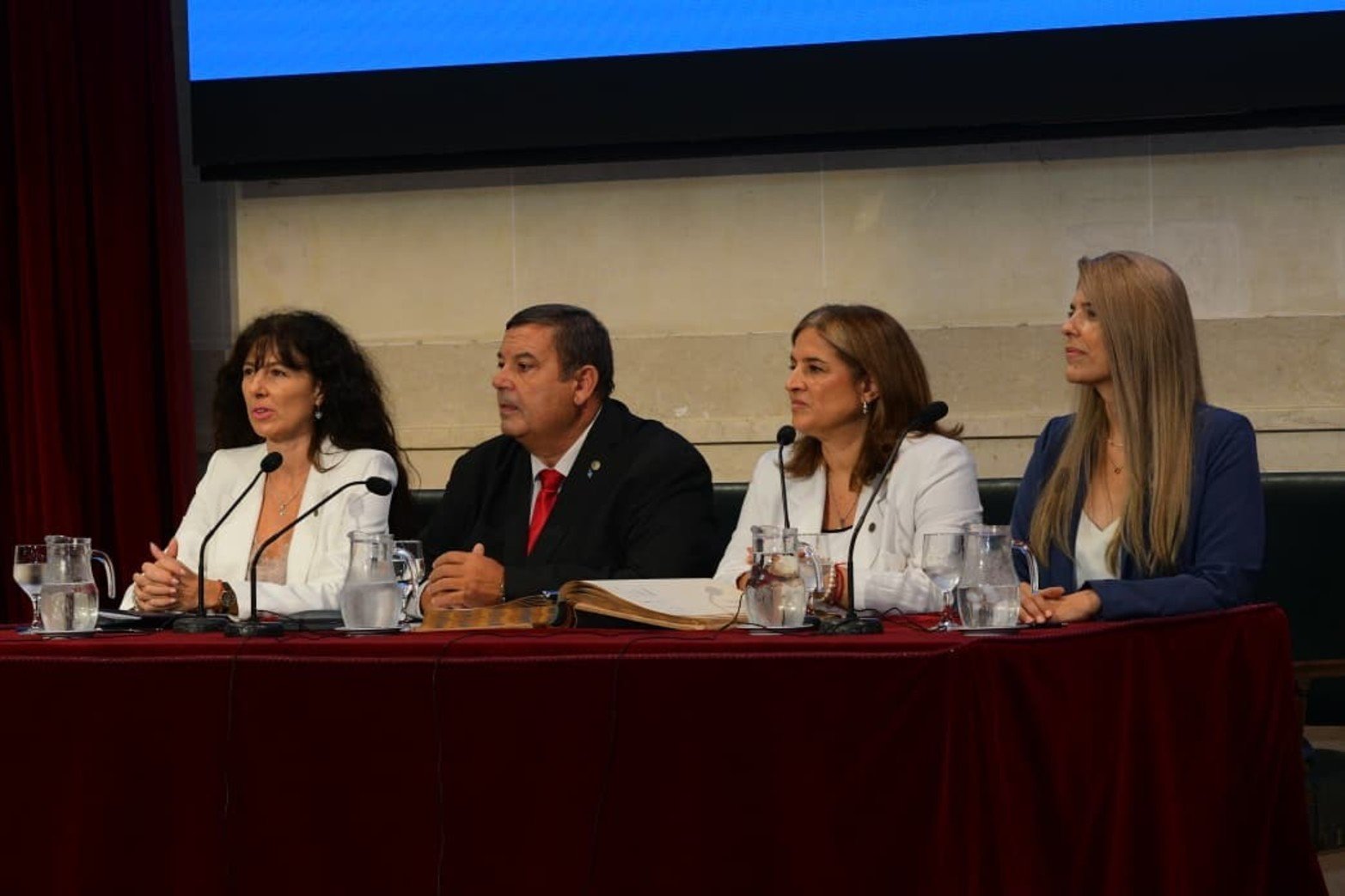 Asunción de autoridades en la UNL.