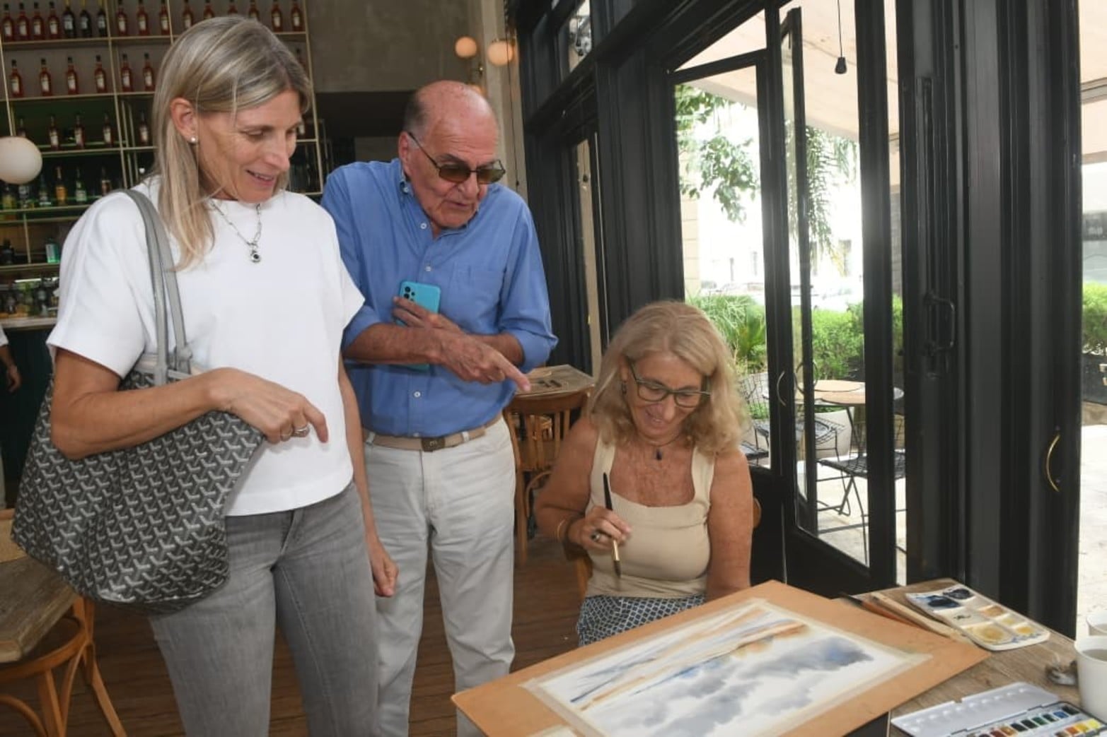 Arte por Día de la Mujer en Dante. 