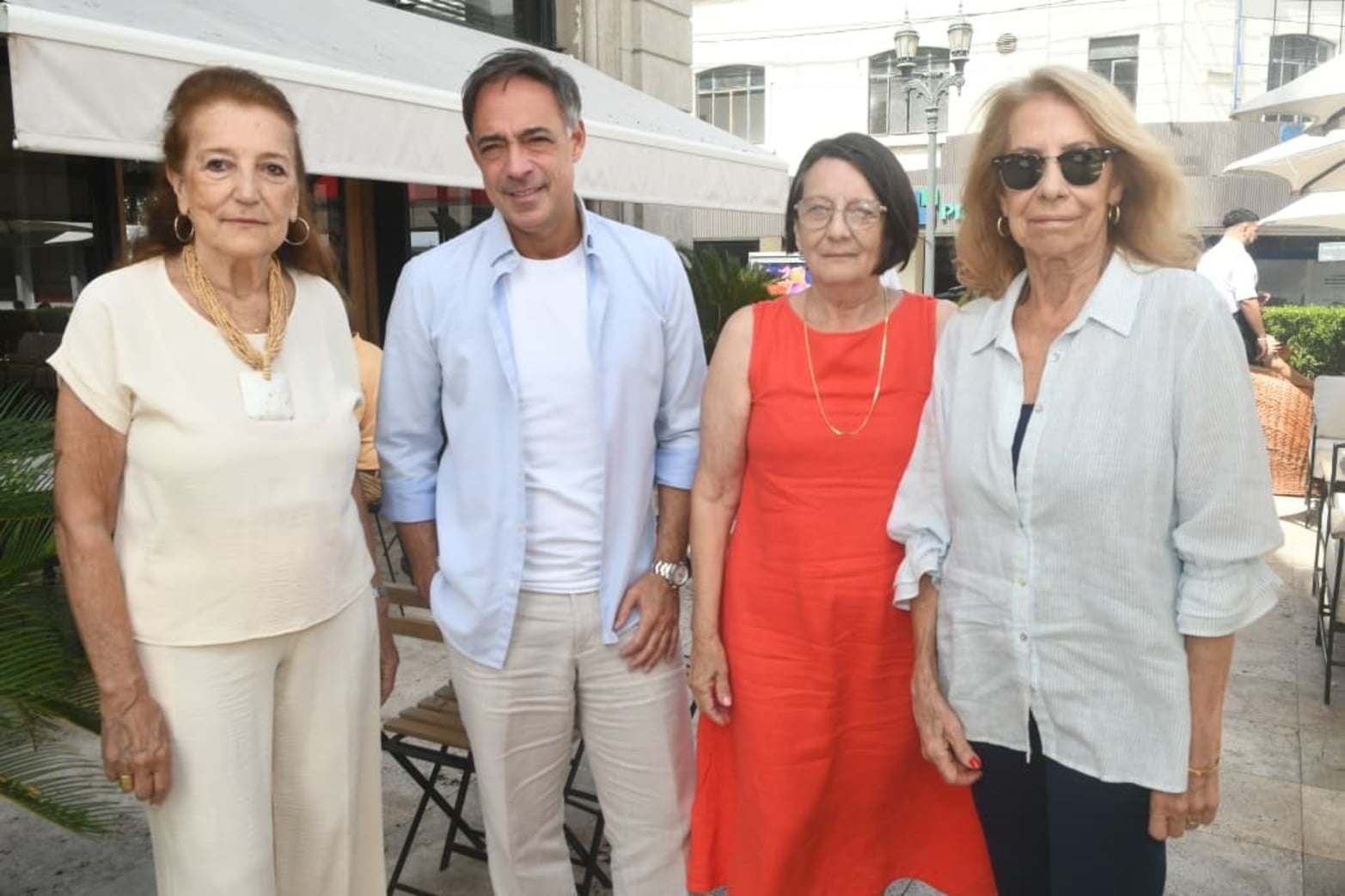 Arte por Día de la Mujer en Dante.