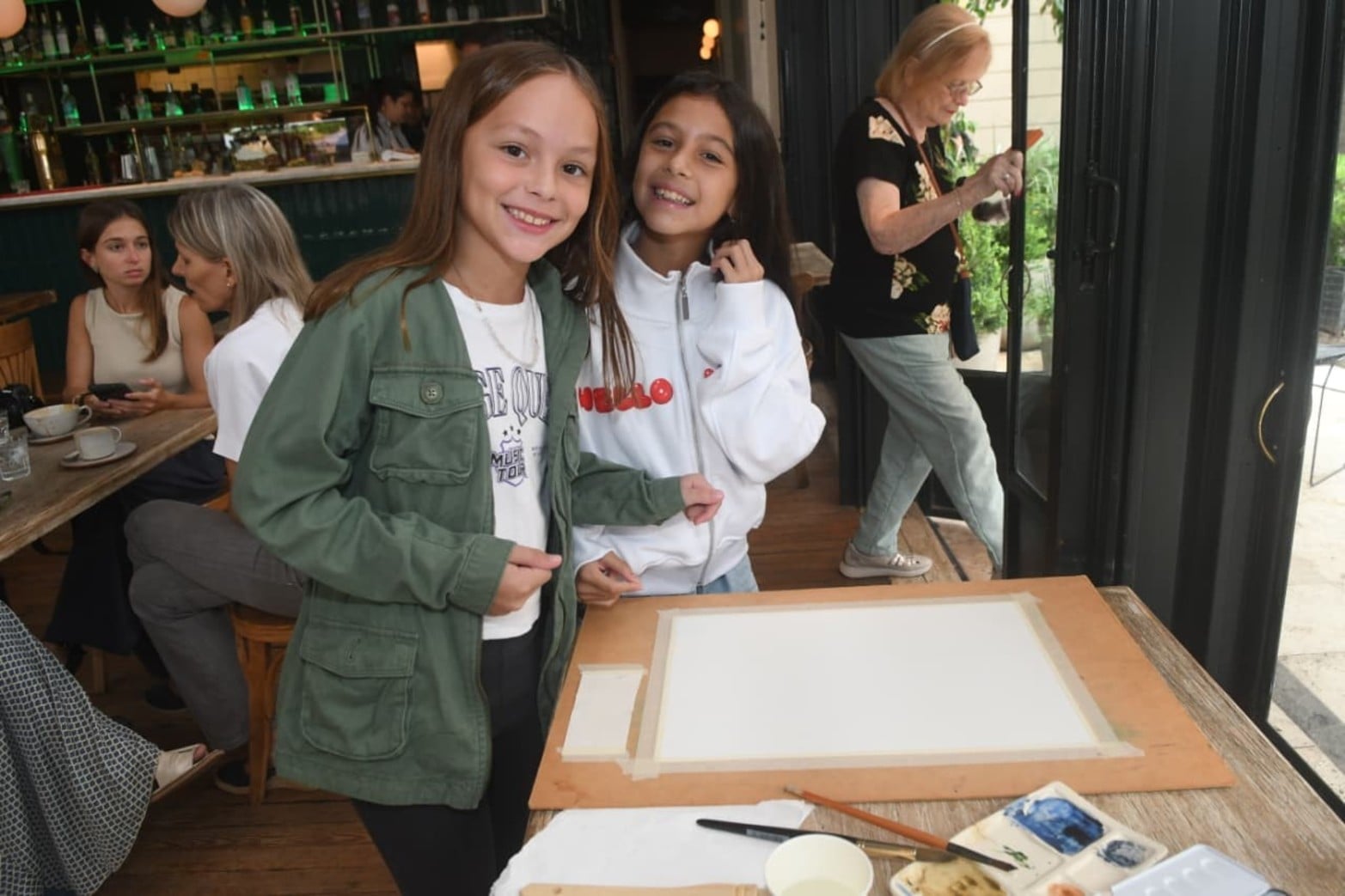 Arte por Día de la Mujer en Dante. 