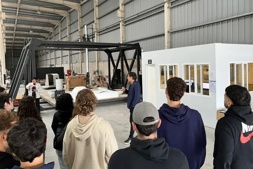 Las prácticas profesionales asistidas en Diseño Industrial articulan la formación académica con el ejercicio real de la profesión.