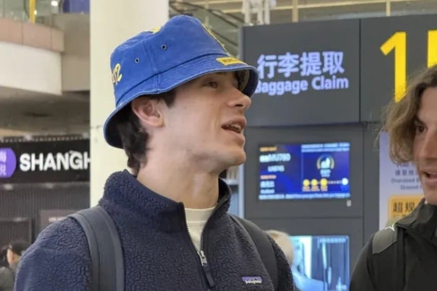 Colapinto aterrizó en Shanghai para disputar el Gran Premio de China, segunda fecha del año.