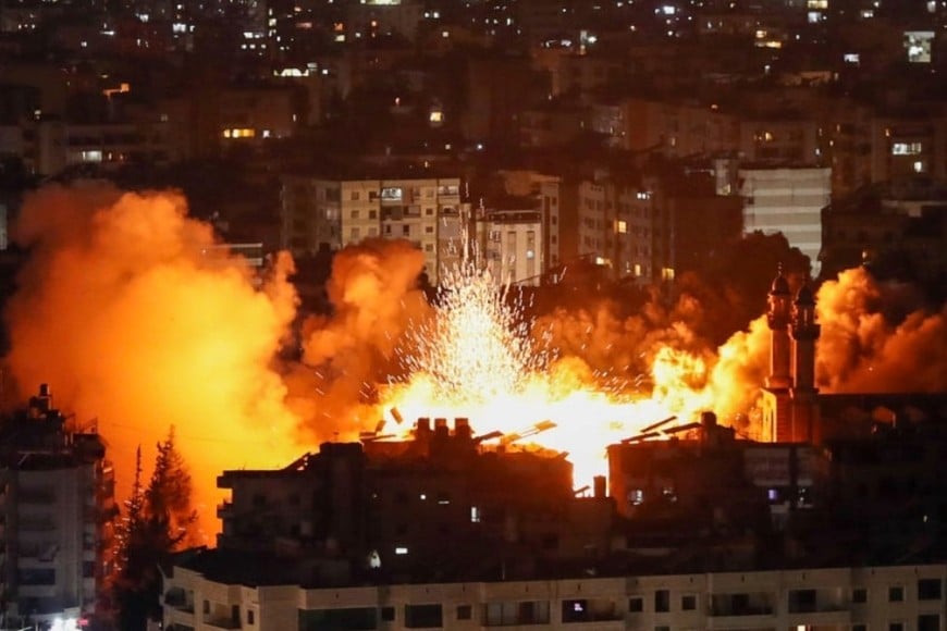 Aviones de la fuerza aérea lanzaron ataques contra “activos e instalaciones de almacenamiento”