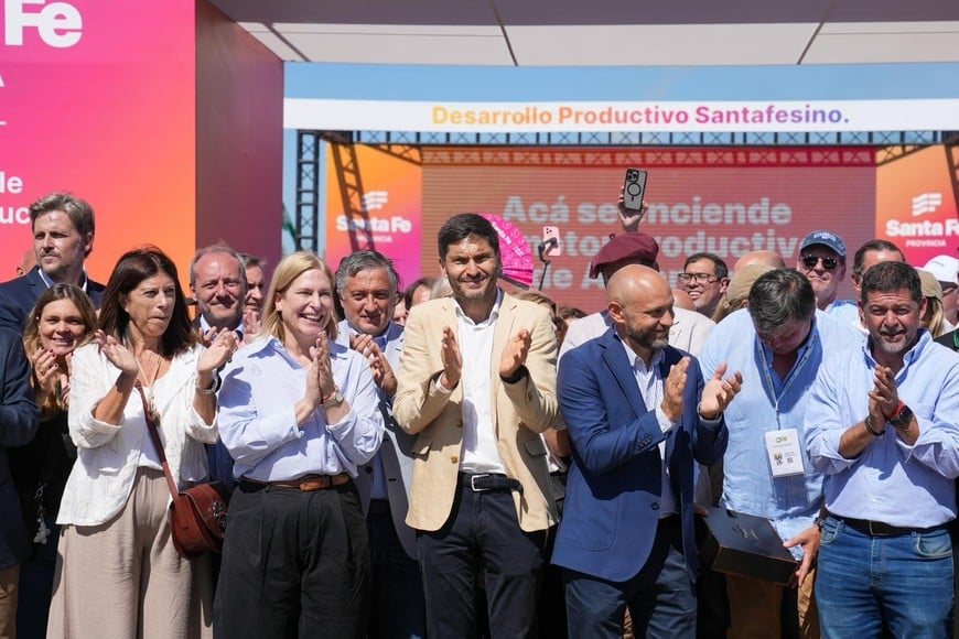 El stand institucional de Provincia de Santa Fe reunió a empresas y programas de financiamiento en Expoagro.