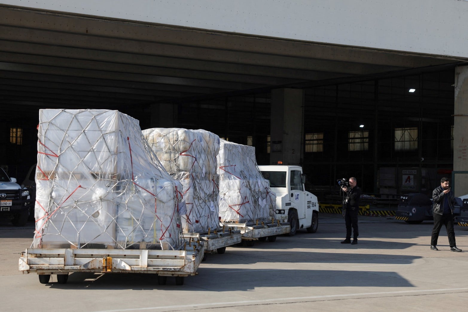 Envío de ayuda de la Unión Europea y UNICEF. Créditos: REUTERS/Khalil Ashawi