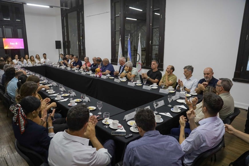 Poletti recibió a autoridades de Odesur. Crédito: Municipalidad Santa Fe