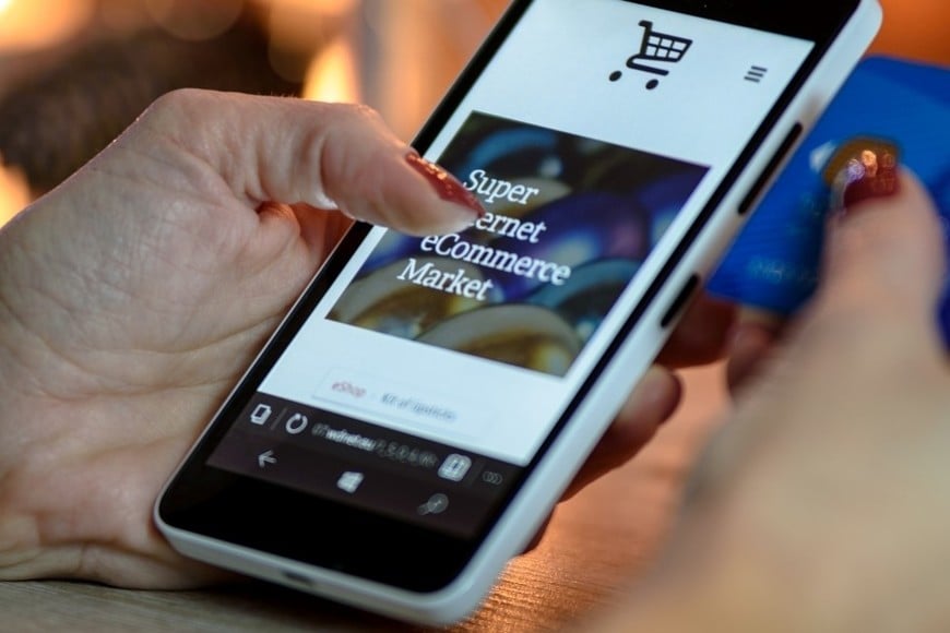 Los contratos que los consumidores firman a diario tendrán desde ahora nuevas reglas.