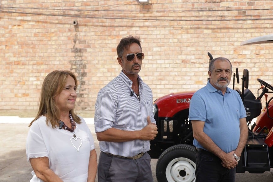 El tractor ya se encuentra en el Cementerio Municipal. Crédito: Municipalidad Santa Fe