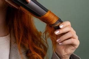 Analizar el subtono de la piel ayuda a elegir colores que armonicen con el rostro.