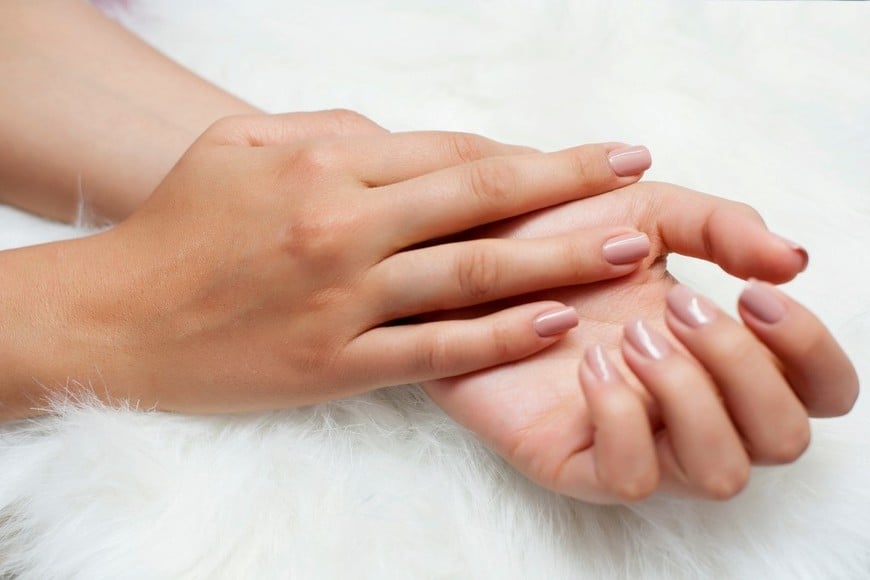 Un estilo sofisticado que combina con outfits de invierno.