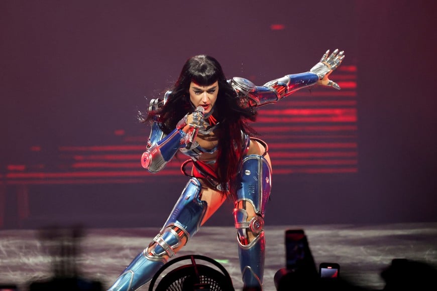 Katy Perry performs at the Kia Forum in Inglewood, California, U.S., July 15, 2025. REUTERS/Mario Anzuoni