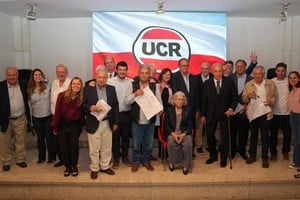 El presidente de la UCR, Leonel Chiarella, destacó el rol de los legisladores santafesinos de 1983, quienes impulsaron reformas claves para la democracia.