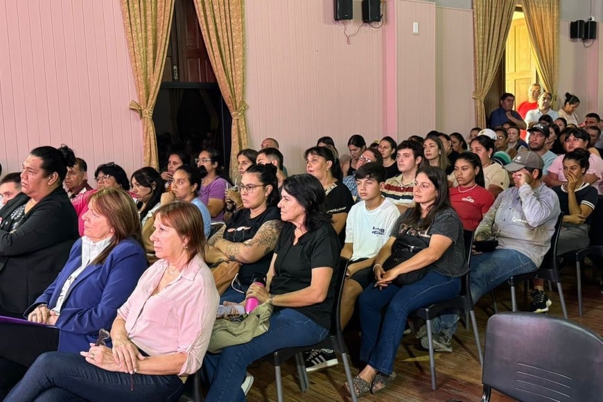 En Romang, departamento San Javier, el Ministerio de Obras Públicas, a través de la Secretaría de Hábitat y Vivienda, llevó a cabo el sorteo para la adjudicación de 12 viviendas.