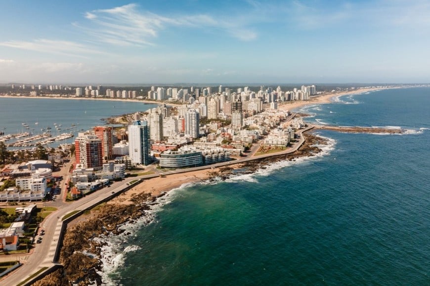 Punta del Este: el balneario combina playas, arte contemporáneo y una agenda cultural cada vez más activa.