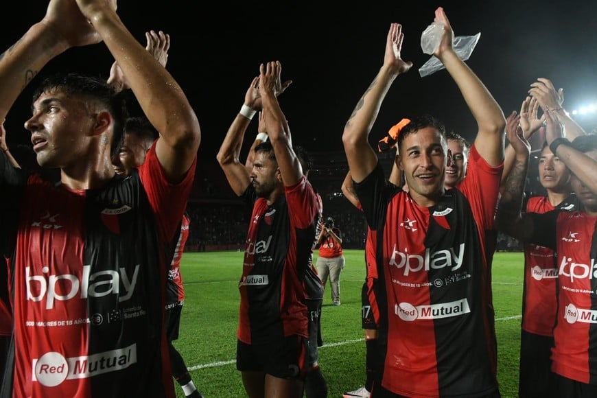 Colón-Acassuso | Primera Nacional - Torneo Nacional | Estadio Brigadier López - Cementerio de Elefantes. Foto: Carolina Niklison