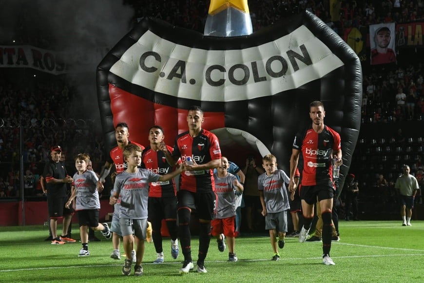 Colón-Acasusso | Primera Nacional - Torneo Nacional | Estadio Brigadier López - Cementerio de Elefantes. Foto: Carolina Niklison