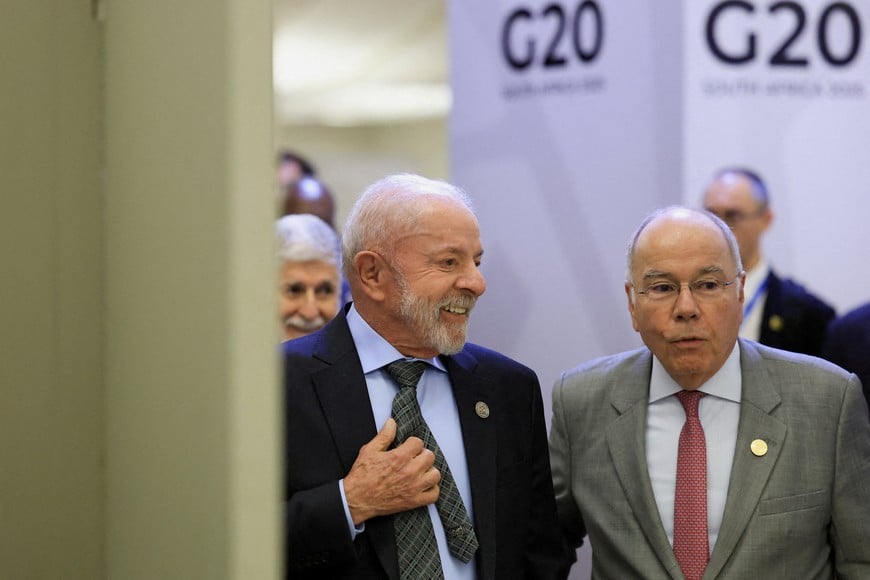 FILE PHOTO: Brazil's President Luiz Inacio Lula da Silva and Brazil's Foreign Minister Mauro Vieira arrive at a press conference on the second day of the G20 Leaders' Summit in Johannesburg, South Africa, November 23, 2025. REUTERS/Esa Alexander/File Photo