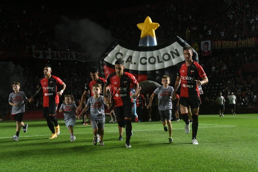 Colón-Acasusso | Primera Nacional - Torneo Nacional | Estadio Brigadier López - Cementerio de Elefantes. Foto: Carolina Niklison