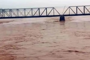 Las intensas precipitaciones registradas en los últimos días elevaron el caudal del río
