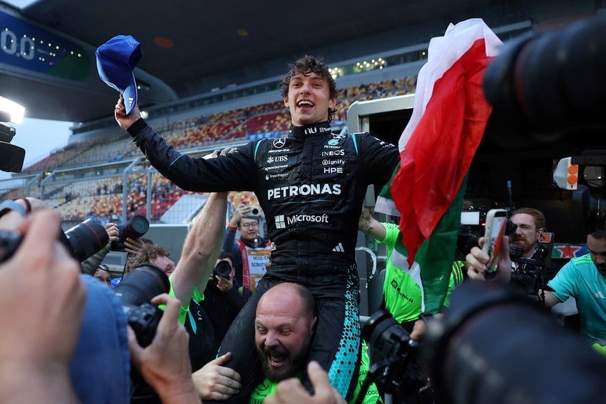 Formula One F1 - Chinese Grand Prix - Shanghai International Circuit, Shanghai, China - March 15, 2026
Mercedes' Andrea Kimi Antonelli celebrates after winning the Chinese Grand Prix REUTERS/Maxim Shemetov