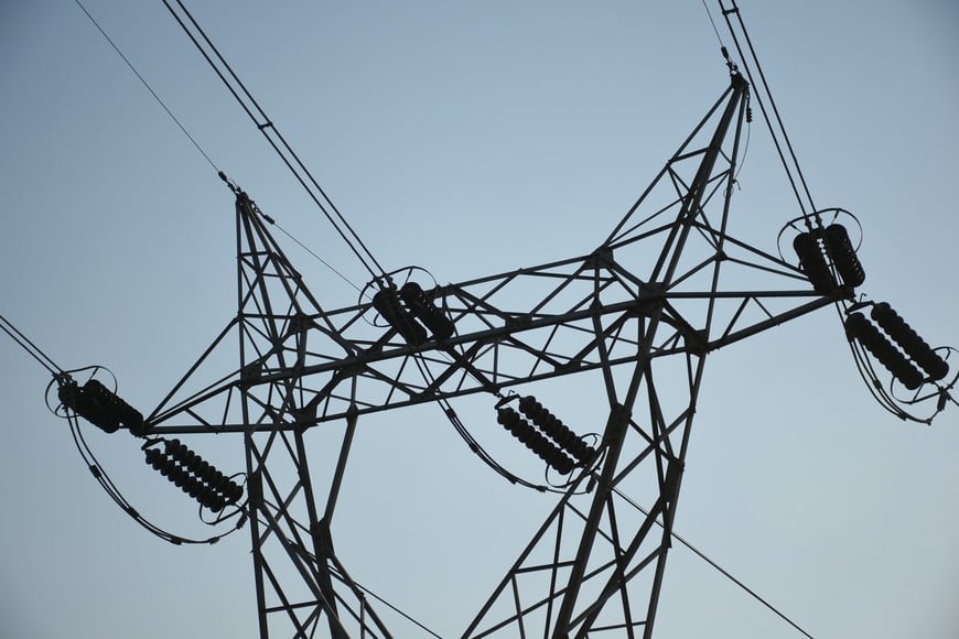 cables alta tensión. Foto: Manuel Fabatía.