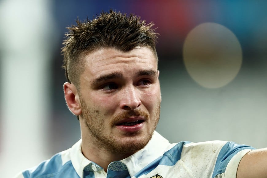 Rugby Union - Rugby World Cup 2023 - Semi Final - Argentina v New Zealand - Stade de France, Saint-Denis, France - October 20, 2023
Argentina's Mateo Carreras acknowledges the fans after the match as Argentina are eliminated from the World Cup REUTERS/Gonzalo Fuentes