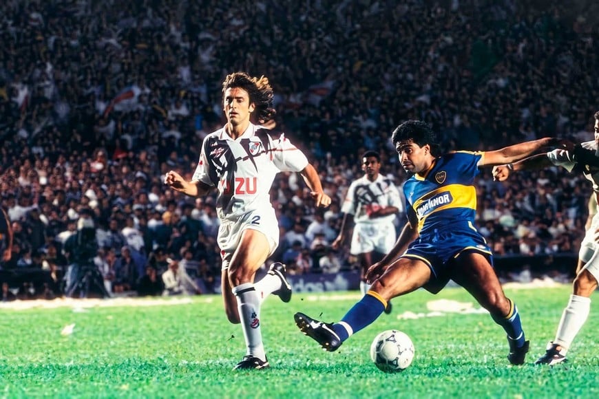 El gol de Medero. La imagen fue mejorada con IA.