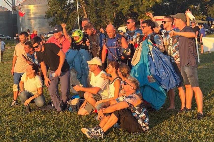 Paracaidismo, acrobacias y vuelos de bautismo en el exitoso evento “El Trébol Vuela”