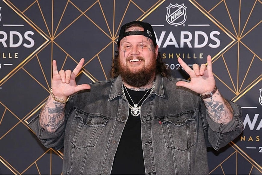 Carin León y Jelly Roll fueron elegidos para abrir la propuesta musical.