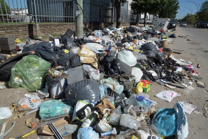 Las esquinas, microbasurales. Flavio Raina.