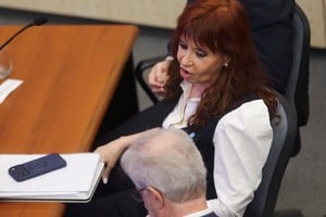 Argentina's former President Cristina Fernandez de Kirchner attends a hearing in the "Causa Cuadernos" corruption trial after being summoned to testify following the rejection of defense motions seeking to nullify the proceedings, in Buenos Aires, Argentina, March 17, 2026. REUTERS/Tomas Cuesta