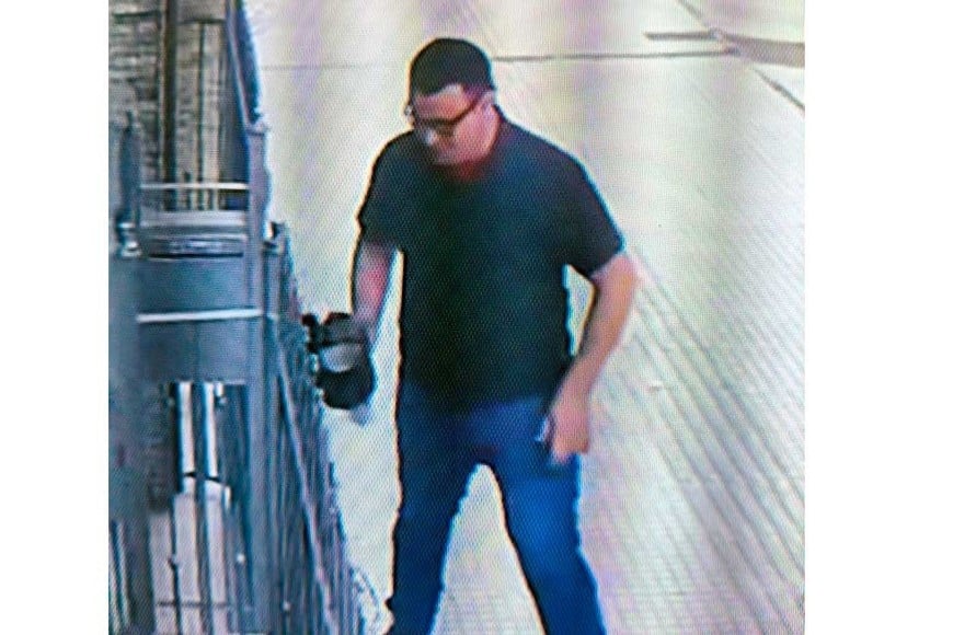 Se busca el protagonista de un audaz robo.