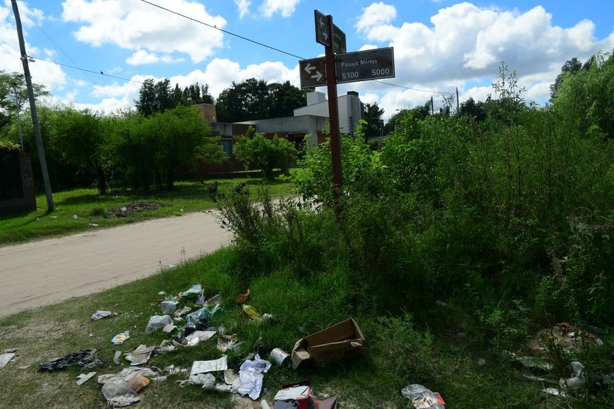 Las esquinas son los puntos a donde más basura se acumula. Flavio Raina.
