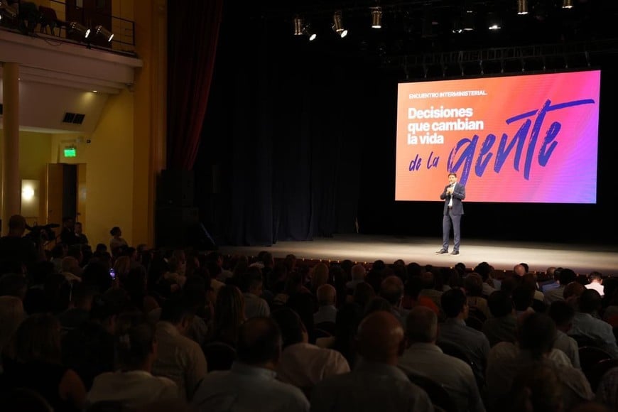 Encuentro interministerial en el Centro Cultural ATE Casa España. Foto: Gobierno de Santa Fe