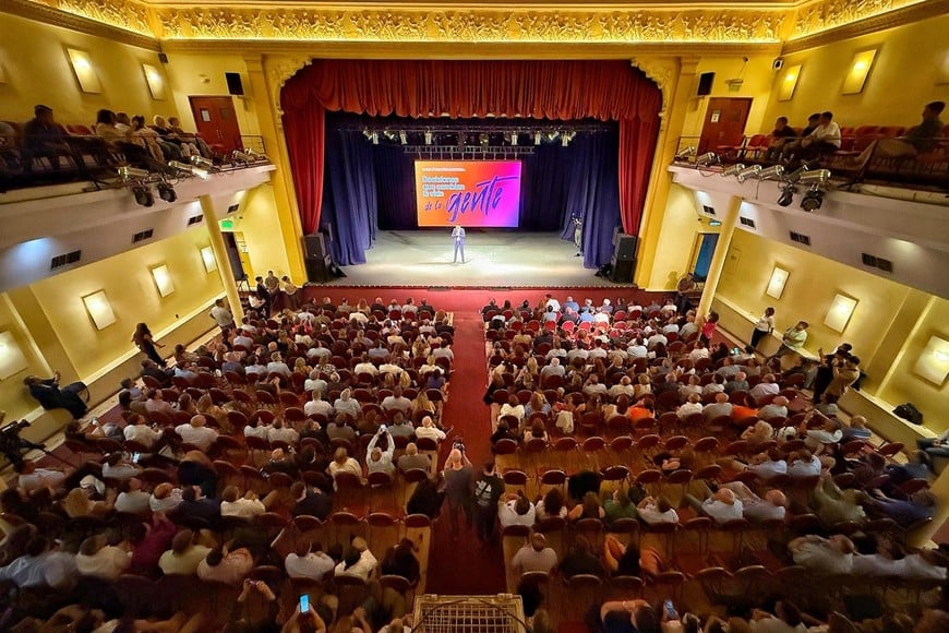 Encuentro interministerial en el Centro Cultural ATE Casa España. Foto: Gobierno de Santa Fe
