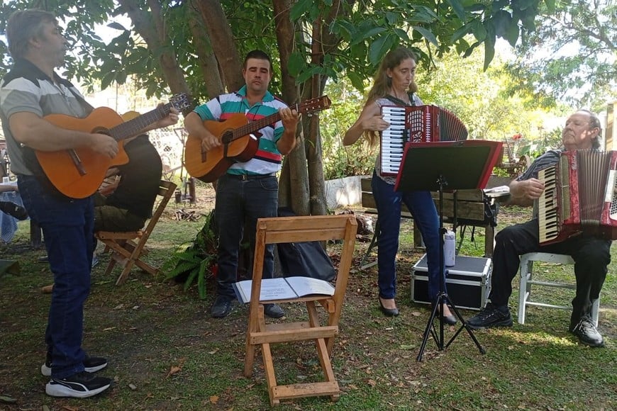 La música tradicional. En el patio del Museo y con artistas locales.  Foto El Litoral