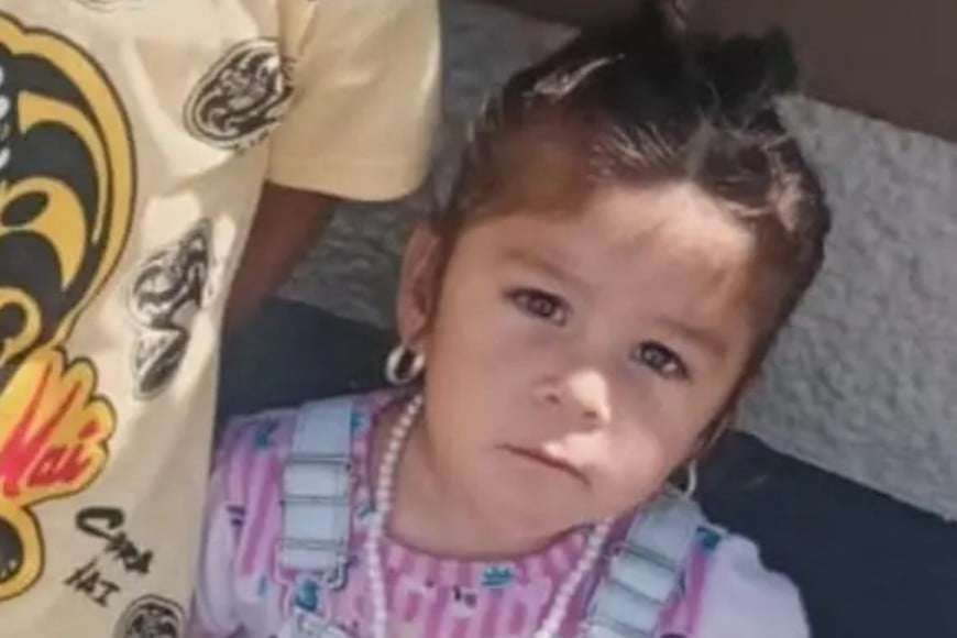Esmeralda Pereyra López tiene dos años y desapareció este miércoles en Cosquín, Córdoba.