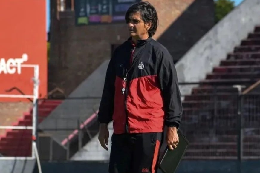 Forestello ya diagrama el cruce ante Colegiales.