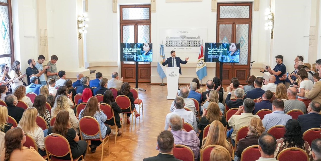 Participaron del acto intendentes y directores de escuelas técnicas de distintas localidades.