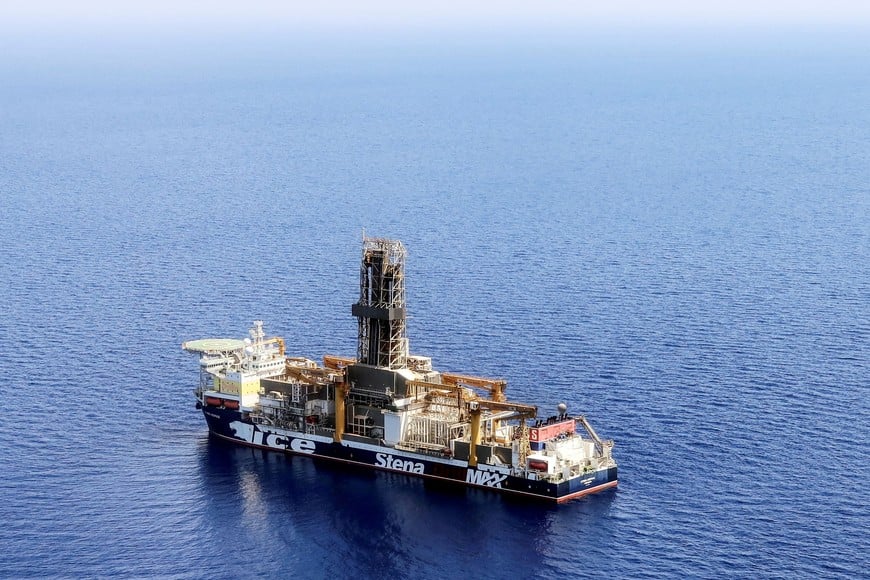 FILE PHOTO: London-based Energean's drill ship begins drilling at the Karish natural gas field offshore Israel in the east Mediterranean May 9, 2022. Picture taken May 9, 2022. REUTERS/Ari Rabinovitch/File Photo