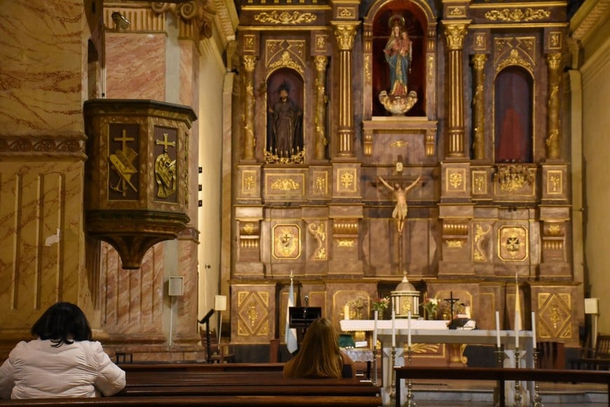Aún se siguen oficiando servicios religiosos. Crédito: Archivo Manuel Fabatía
