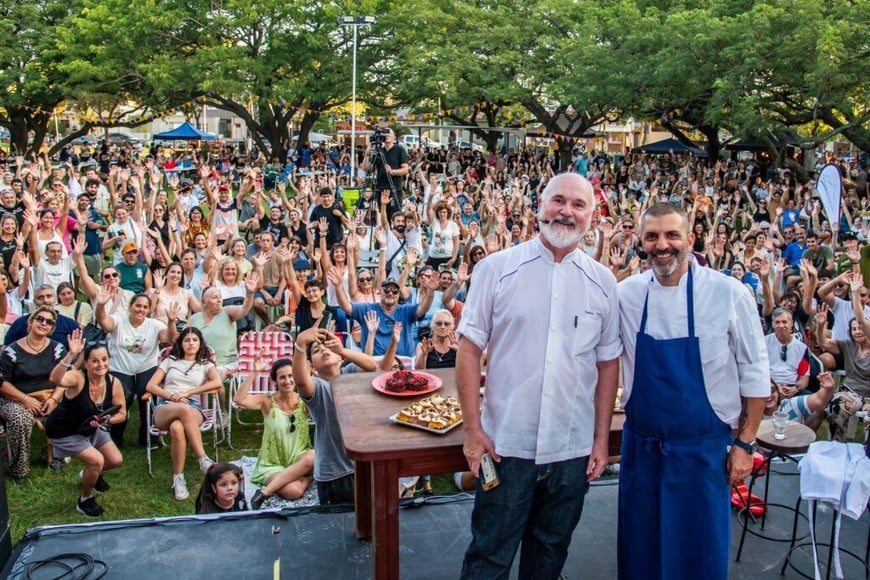 Con la clase magistral de Osvaldo Gross, Esperanza consolidó el éxito de la feria "Comemos"