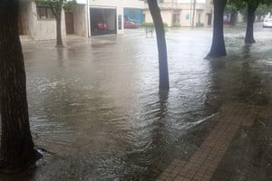 Calles inundadas en barrio Sur. Foto: Gentileza