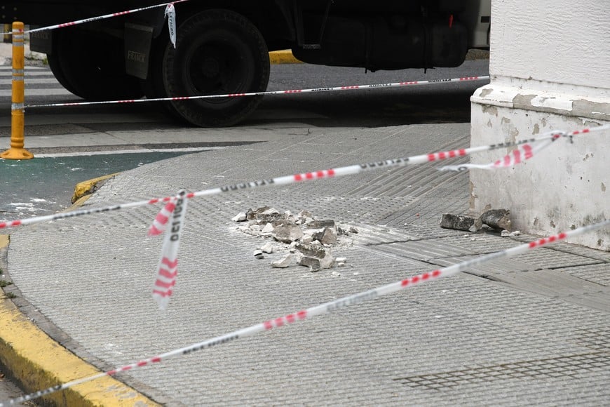 Se mantendrá el vallado de la vereda de General López y 9 de Julio hasta saber si se requiere alguna intervención. Foto: Guillermo Di Salvatore